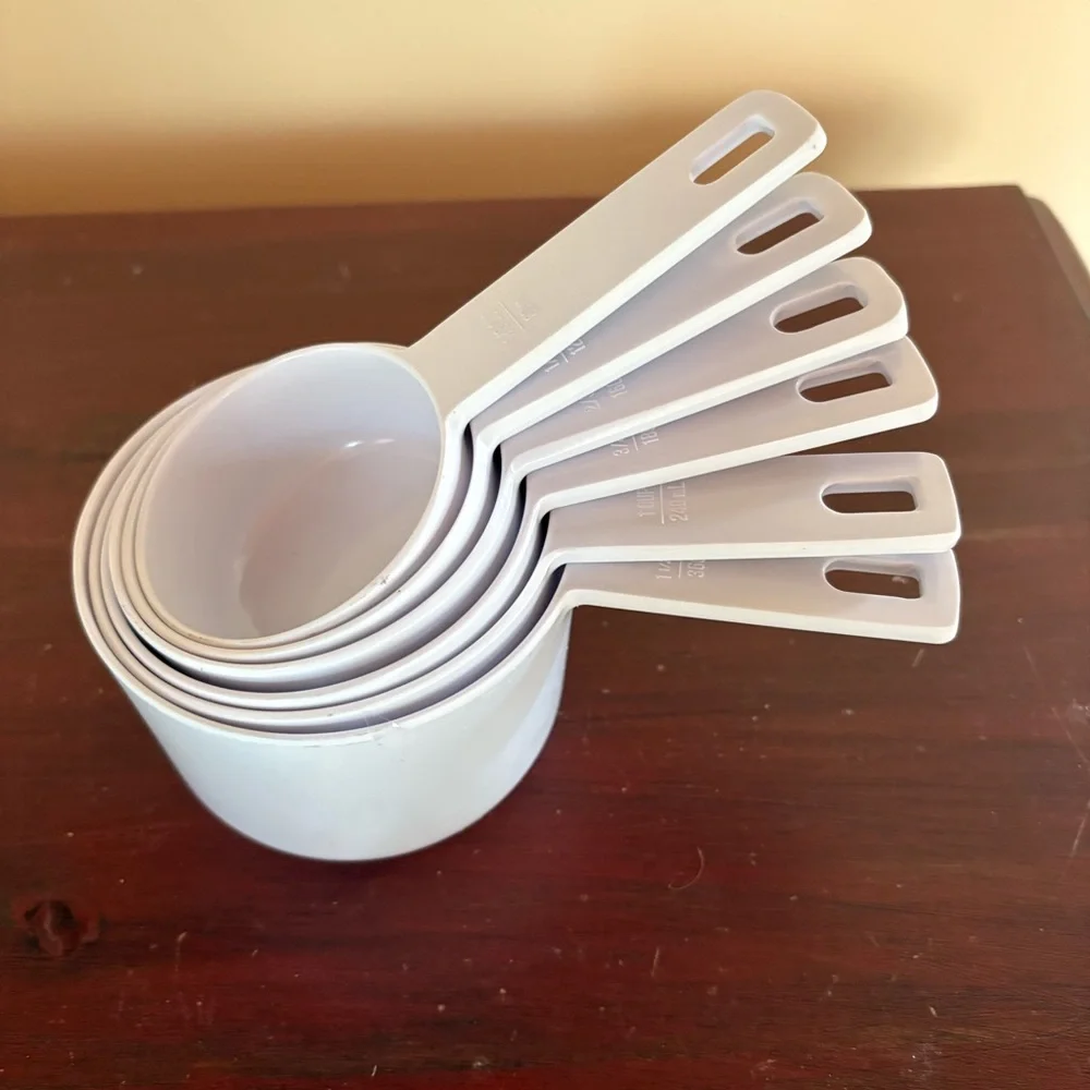 Set of 6 Williams Sonoma Measuring Cups